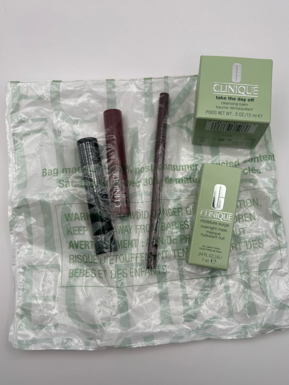 Clinique NEW Skincare and Makeup Deluxe Sample Lot
